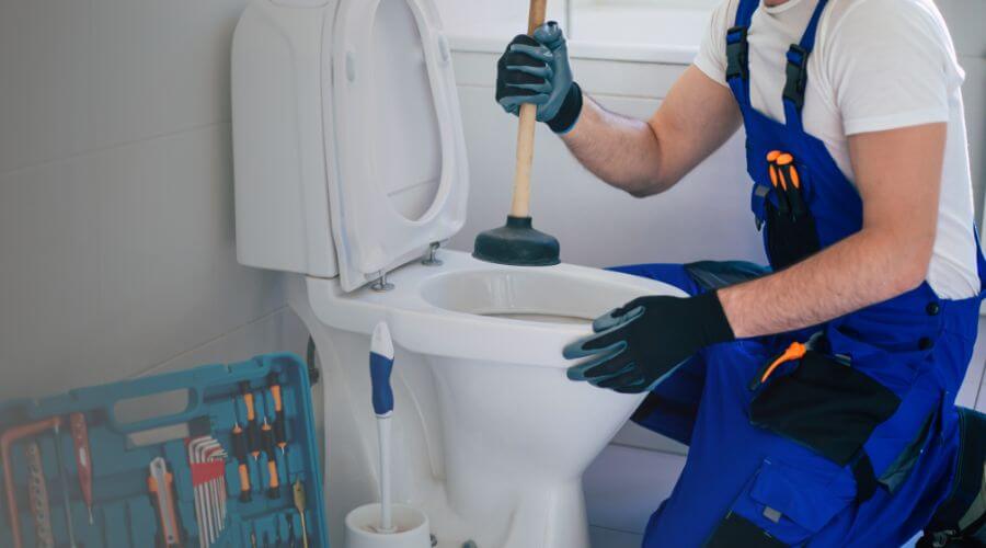 Expert burst pipe repair services in Mackinaw City, MI